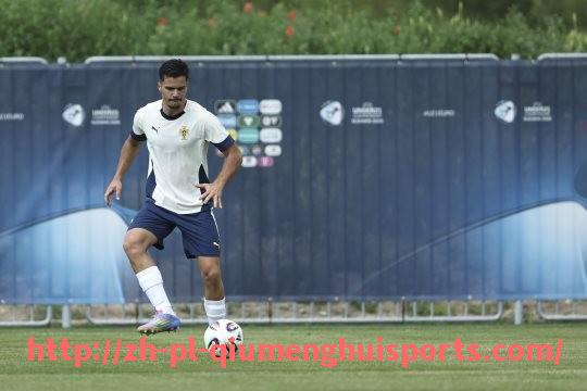 球盟会官网-世俱杯比赛中球员关键传球所创造机会的具体案例与数据对比